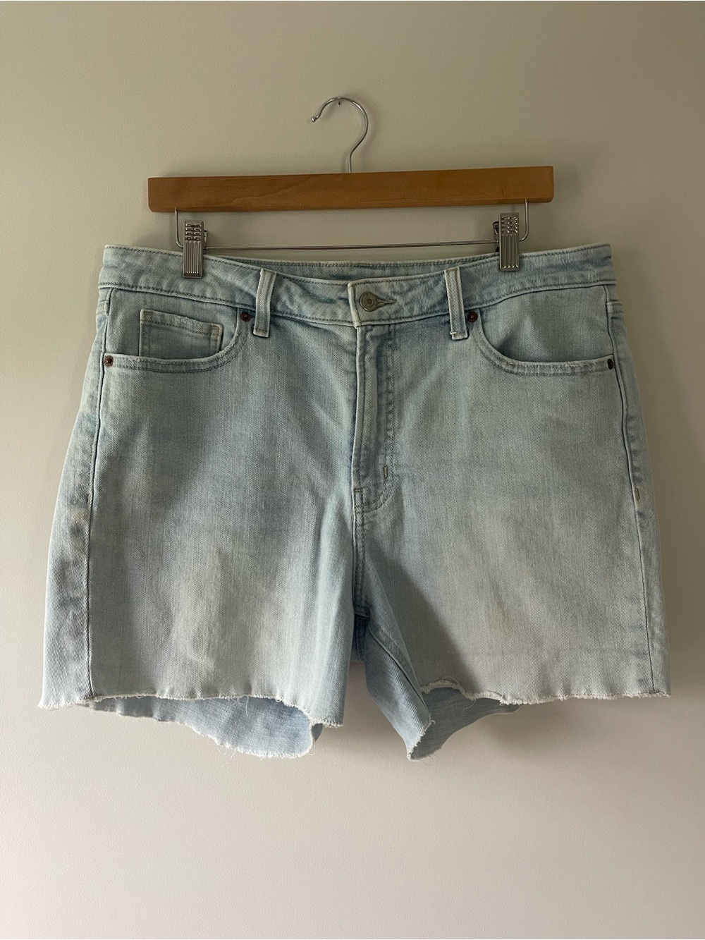 Old Navy Women’s High-Rise OG Straight Jean/Denim Shorts (Size 14)